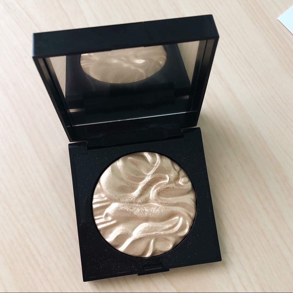 Laura Mercier Face Illuminator | Addiction